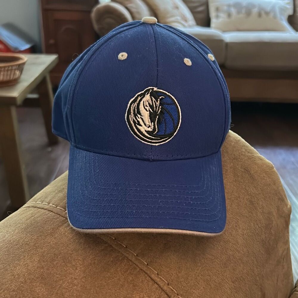 Youth Dallas Mavericks NBA Youth Hat. Snap-back‎ Adjustable. Blue.